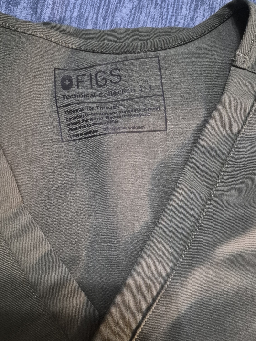 FIGS V-Neck Scrub Top - Olive